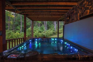 River Rock Lodge Hocking Hills | Covered Hot Tub