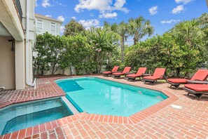 Sunny Private Pool at 10 Knotts Way