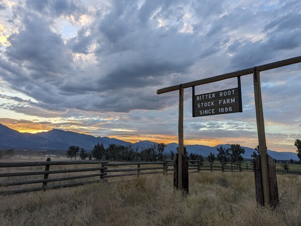 Stunning mountain sunsets will welcome you as you arrive to my cottage