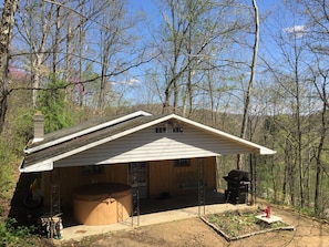 Cabin from hiking trail entrance