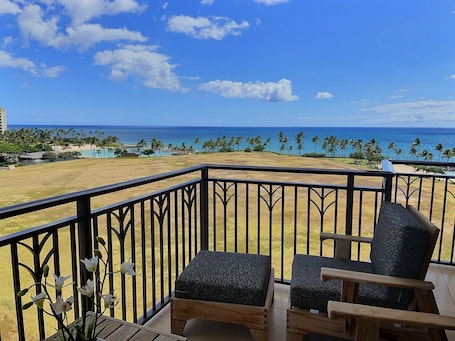 Spectacular view of the ocean from the lanai