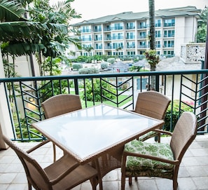 larger deck is great place for dining