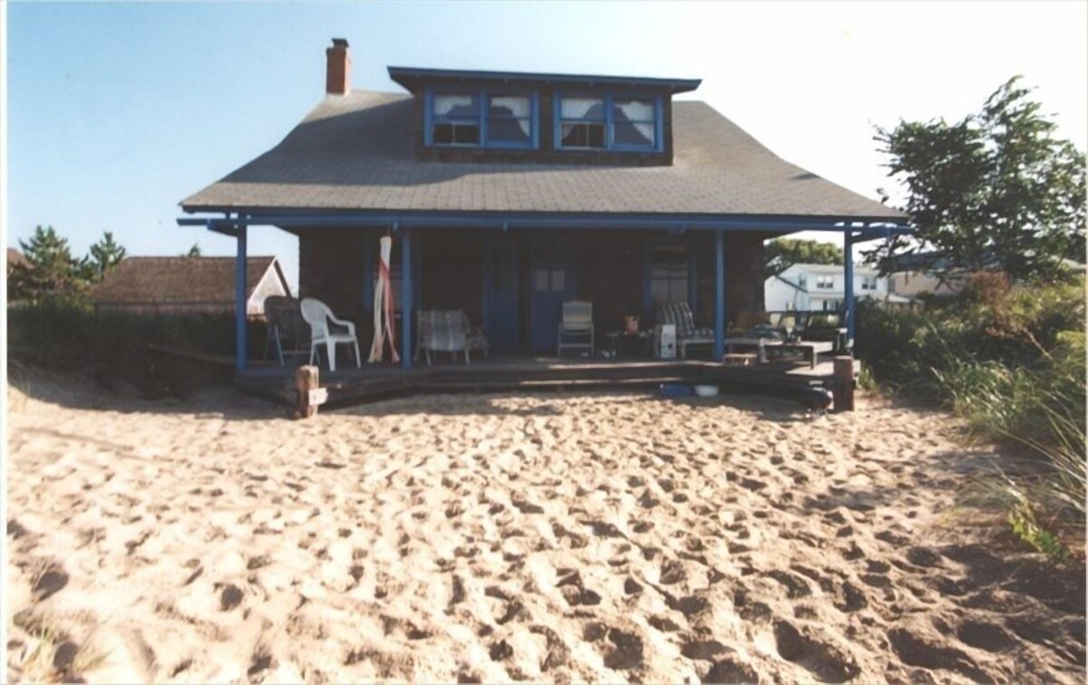 JULY SALE: 1910 Beach home: CT’s most exquisite private beach!