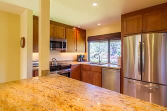 5A - 2 Minute Walk to the beach/main pool, well-equipped, see reviews!
