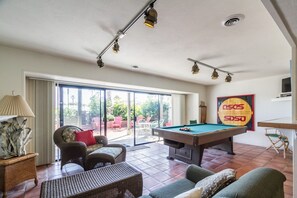 Ground Floor Family Room with full size pool table