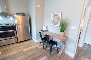 Colony Suites (Suite 8) Dining Area
