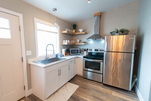 Colony Suites (Suite 8) Kitchen (1)