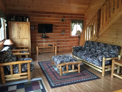 Cozy Villa next to Jellystone - 3 Bears Lodge Water Parks - 3 bedrooms