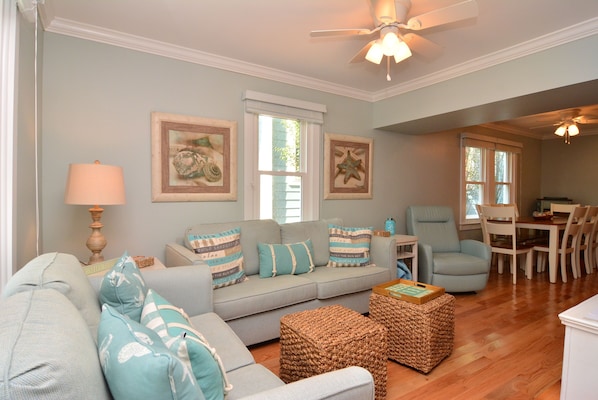 Living Room W/ Beautiful New Furniture & Hardwood Flooring