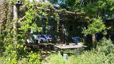 Botanical Retreat Cottage, 30 Minutes From Austin