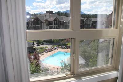 Invermere *Amazing Views* 3 BR Penthouse Lake-Front Resort Condo