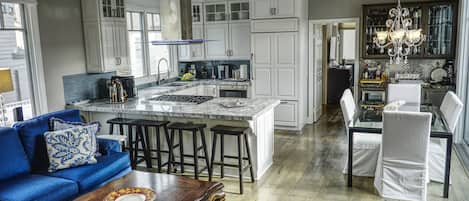 Family room to Kitchen