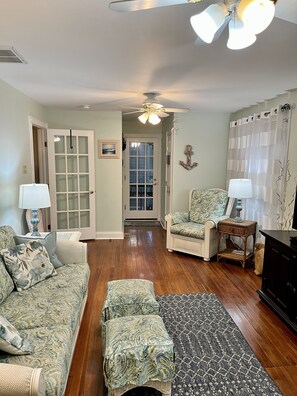 Living room with pull out couch
