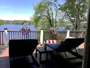 Relax in a beautiful and peaceful Lakefront environment