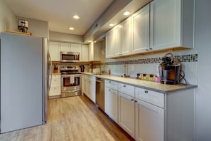 Beautiful updated kitchen!