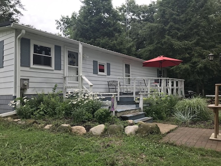 Cottage is all to yourself, on one of the highest hills in Jackson County MI.