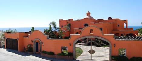 Welcome to Hacienda Punta Piedra
