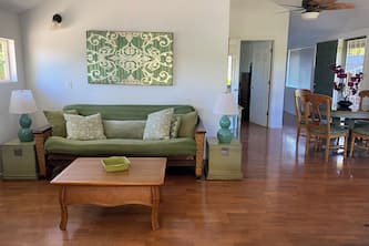 Two Bedroom Paia Beach House Less in the middle of all the North Shore beaches
