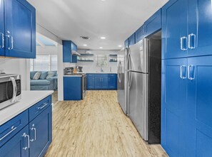 Cole Bin | Kitchen Area