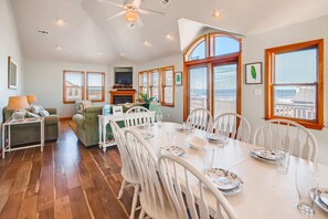 Surf-or-Sound-Realty-Waters-View-317-Great-Room-2