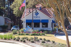 Entrance to Tops'l