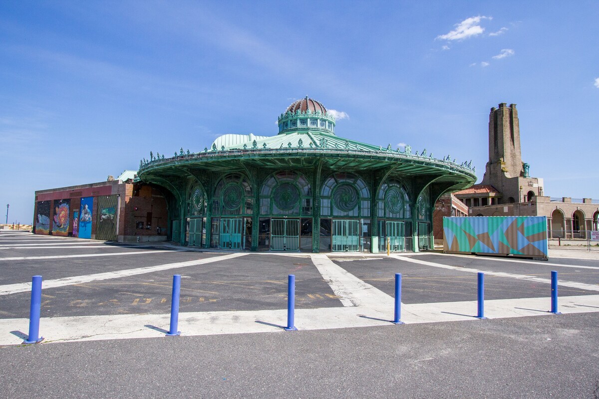 Main Image