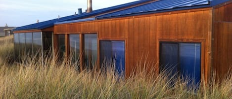 Windows facing the sea for panoramic views