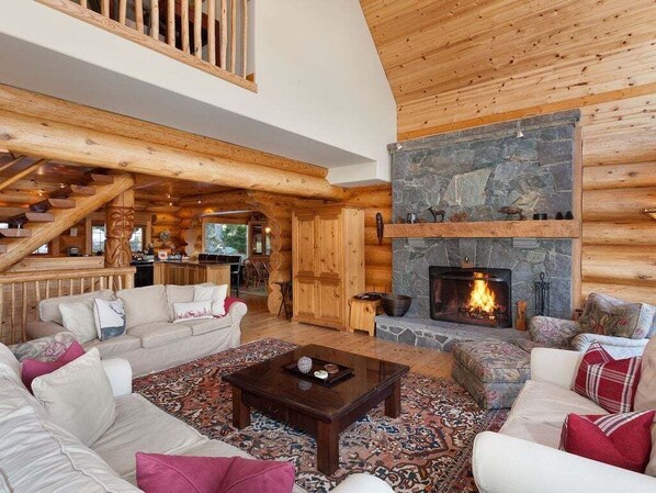 Living area: TV, wood burning fireplace