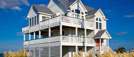 Surf-or-Sound-Realty-Pamlico-Baywatch-674-Exterior