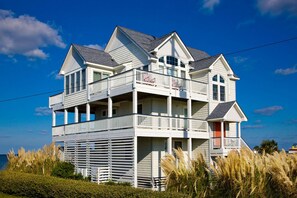 Surf-or-Sound-Realty-Pamlico-Baywatch-674-Exterior
