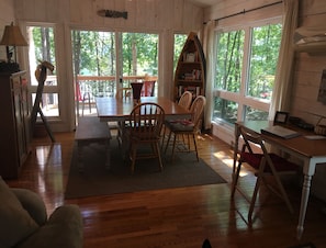 Sunroom with dining for 8