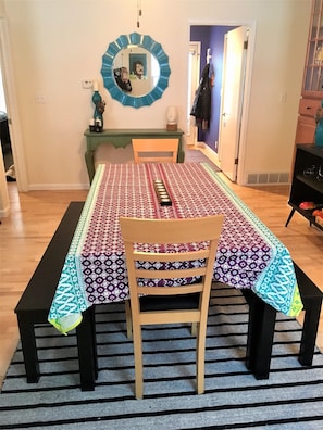 Dining room table, fits 8 but there are leaves to fit 12 people