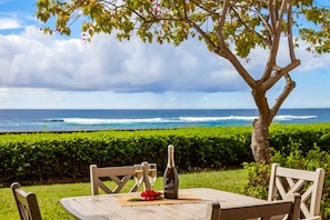 Oceanfront dining on your lanai.