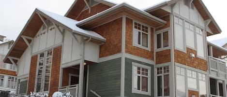 View of condo from the driveway