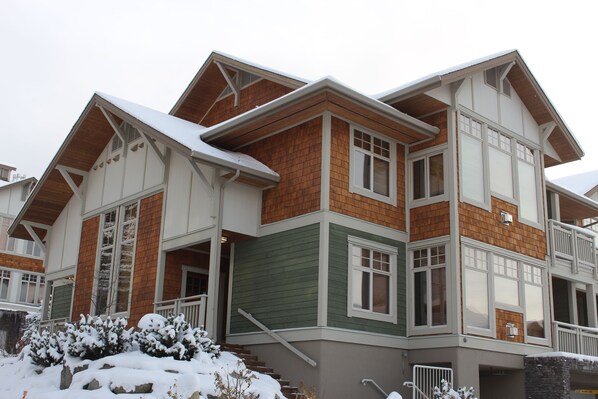 View of condo from the driveway