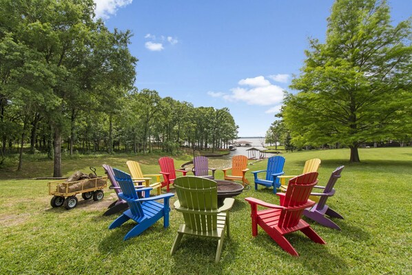 Roadhouse firepit with 11 chairs and room for more