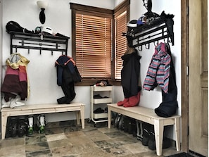 Large entry with benches and hooks for all of your gear.