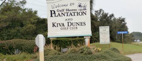 Entrance to Plantation Dunes off of Highway 180