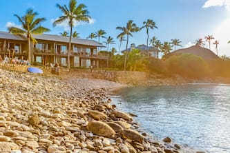 Newly remodeled 3 bedroom, snorkel in private cove, walk to top rated beaches (Unit 217)