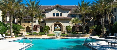 Heated pool