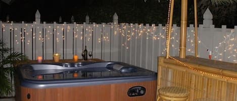 Great hot tub. Kick back and relax, you're on island time!