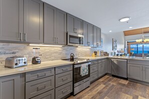 Updated kitchen with everything you need