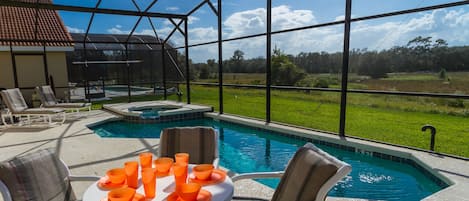 Private pool/Spa in the backyard with nice view