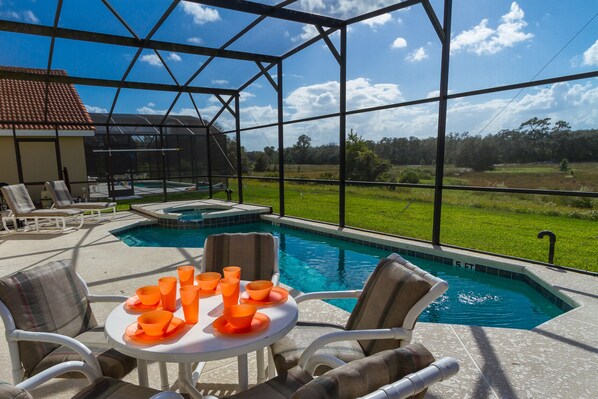 Private pool/Spa in the backyard with nice view