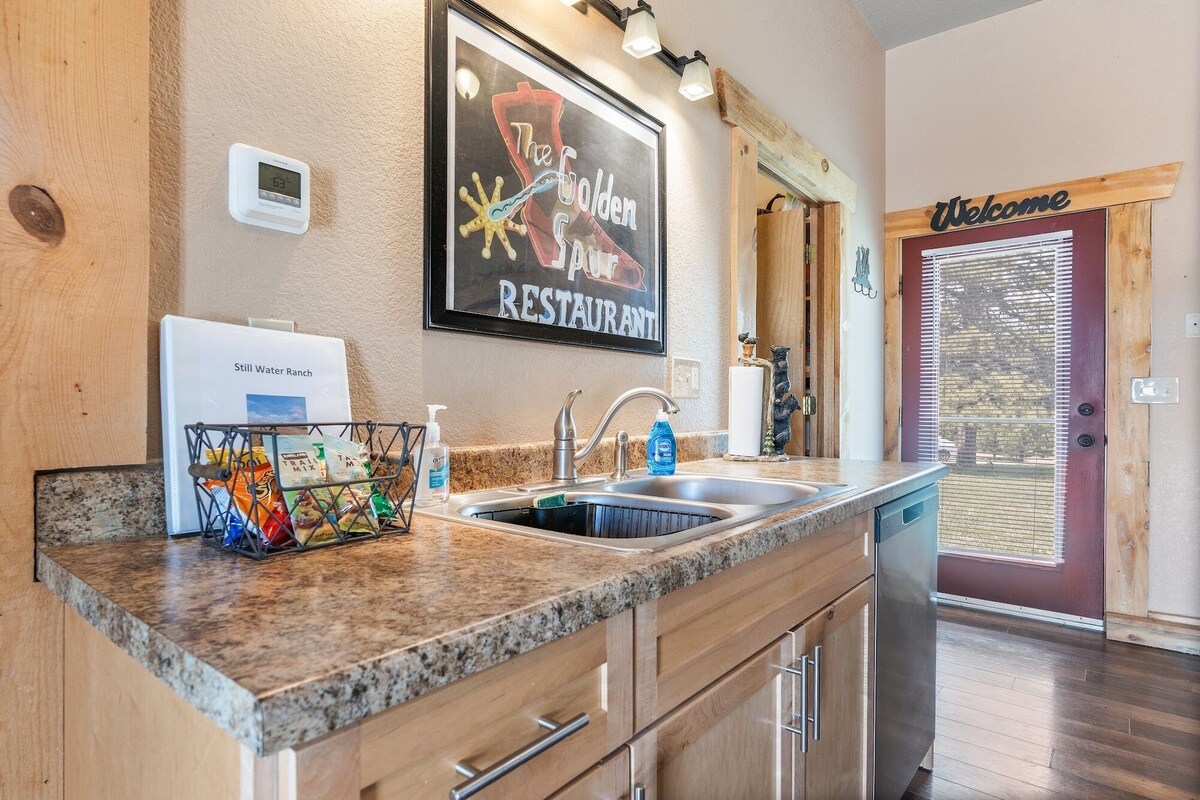 Still Water Ranch-Private house located on 60 acre Horse farm
