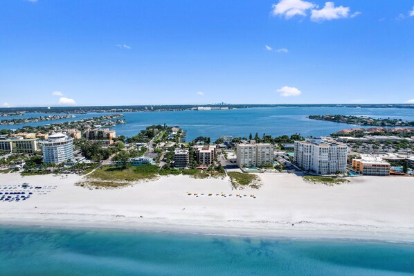 Gulf Gate Resort in the Middle 
Top is Boca Ciega Bay
Bottom, the Gulf Of Mexico