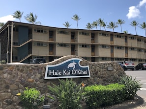 Welcome to Hale Kai O'Kihei
on Coconut Grove Rd /(Uluniu Rd).