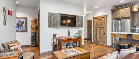 Western-themed Central Loft 304 condo has an open floor plan