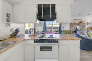 13219 North Alley LB-Sam C21-4
