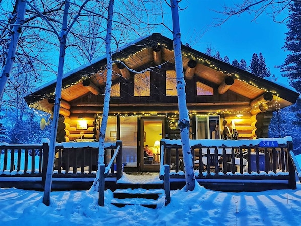 Sleeping Wolf Cabin is 50 feet from the MVSTA nordic ski trails. Ski in, ski out